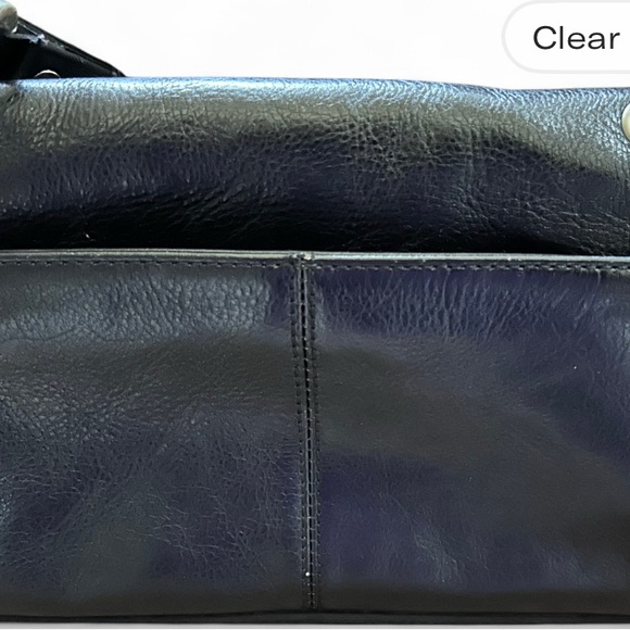 Elegant Black Leather Shoulder Bag - Picture 3 of 3